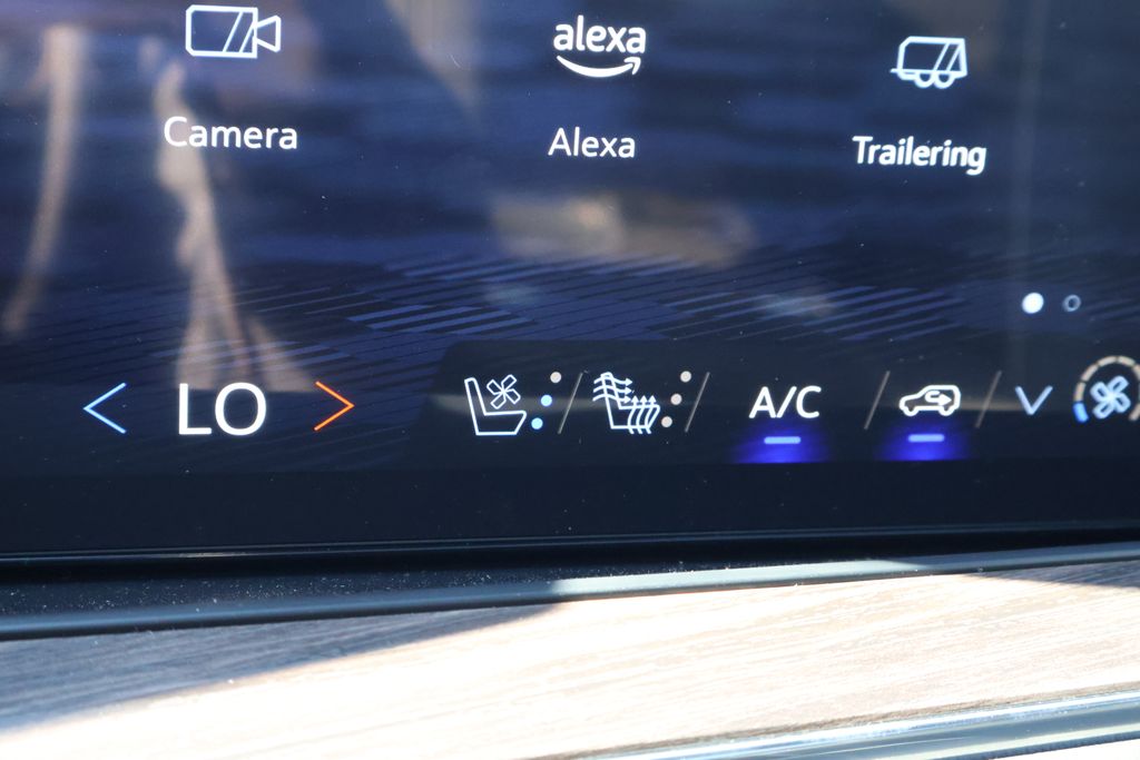 Thumbnail: 2025 Chevrolet Suburban - 29