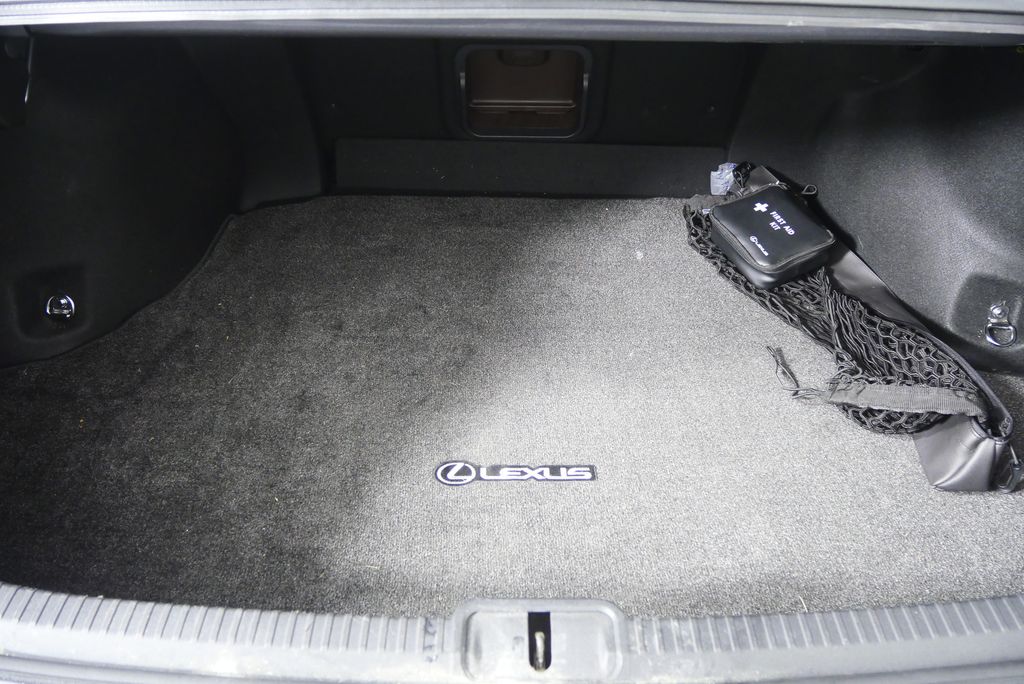 Thumbnail: 2019 Lexus ES - 16