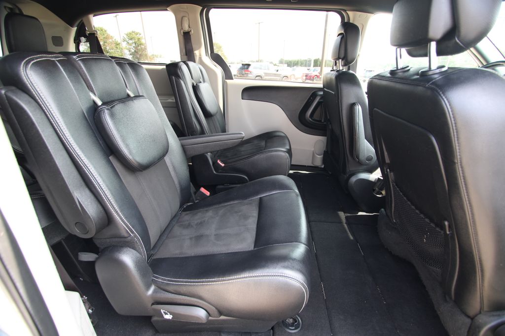 Used 2019 Dodge Grand Caravan Van