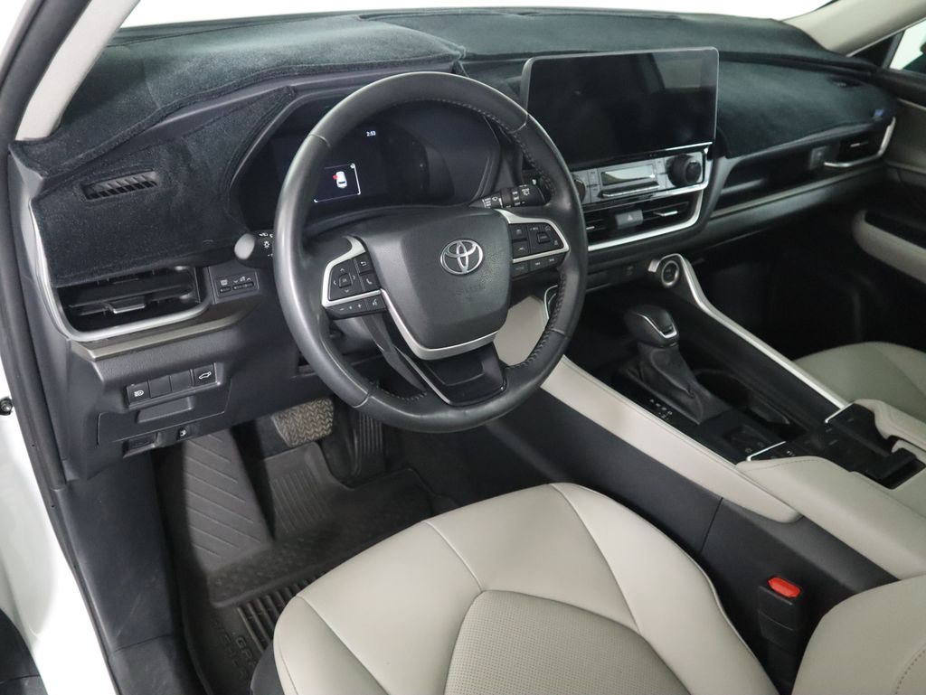 Thumbnail: 2024 Toyota Grand Highlander - 9