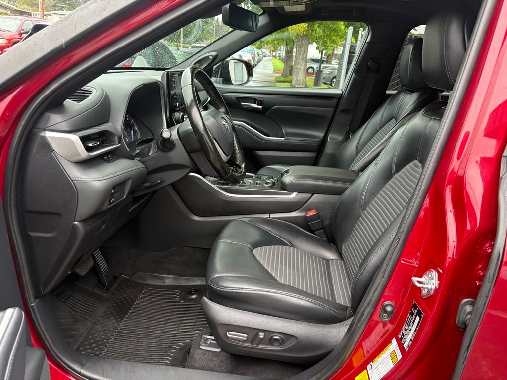 2022 Toyota Highlander XSE