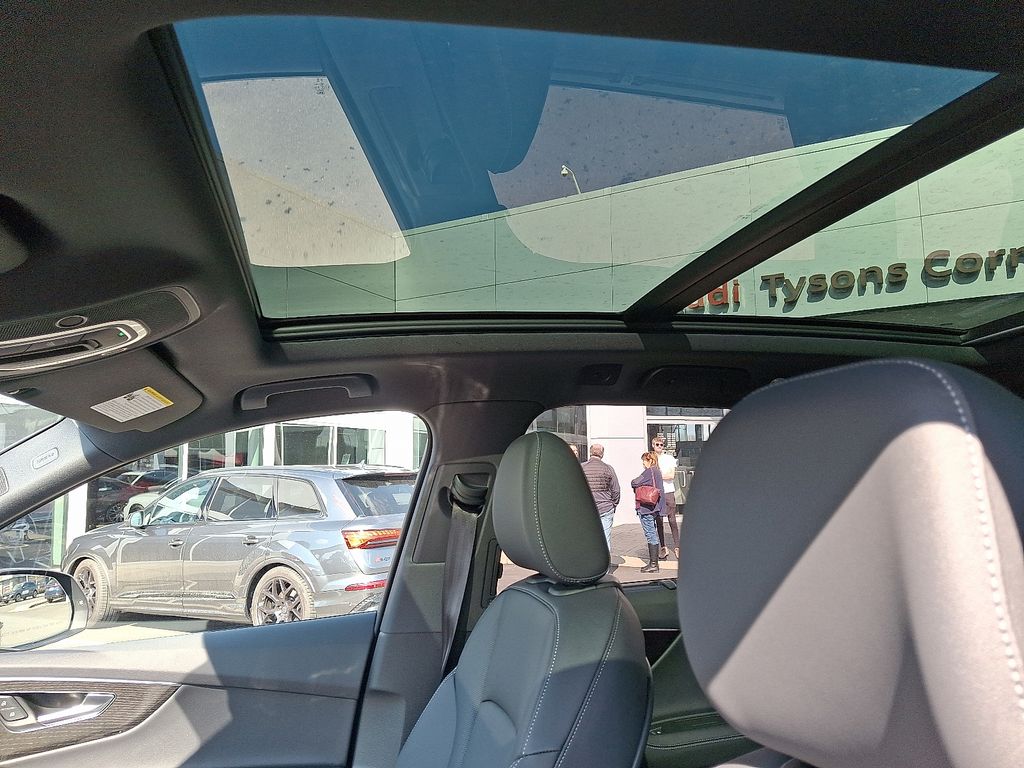 Thumbnail: 2026 Audi Q7 - 11