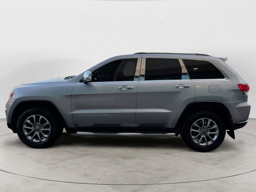Used 2014 Silver Jeep Limited image 2