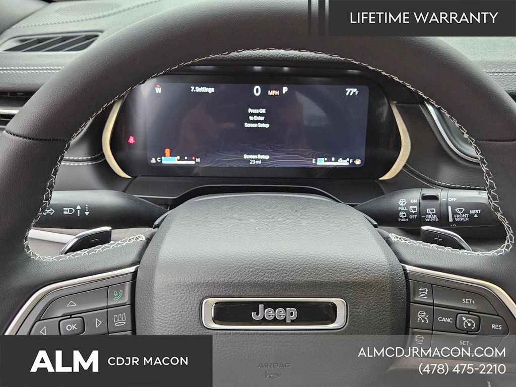 New 2025 Diamond Black Crystal Pearl-Coat Exterior Paint Jeep Limited image 28