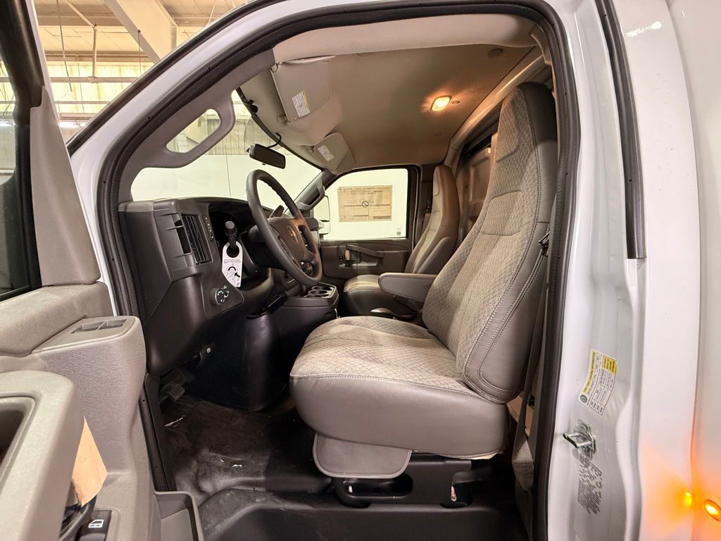 2025 Chevrolet Express 3500 Work Van