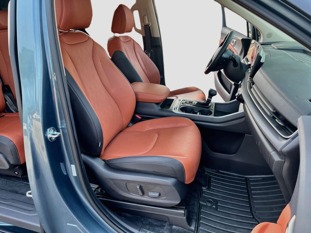 Used 2025 Blue Kia SX image 30