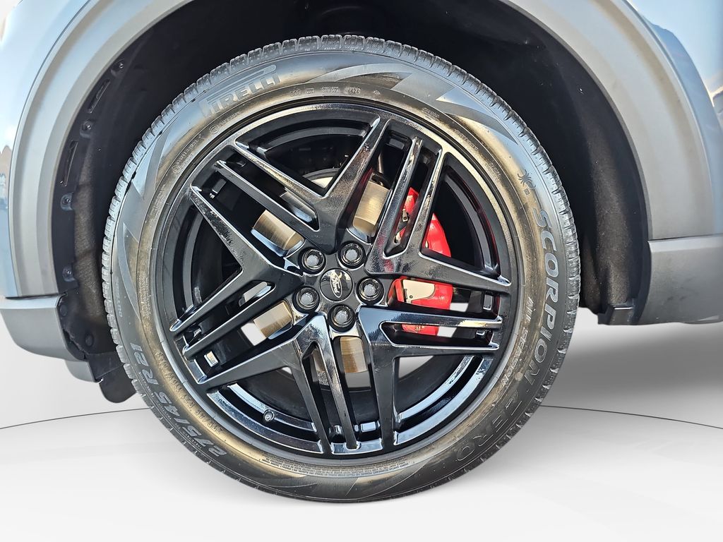 Used 2025 Ford Explorer SUV