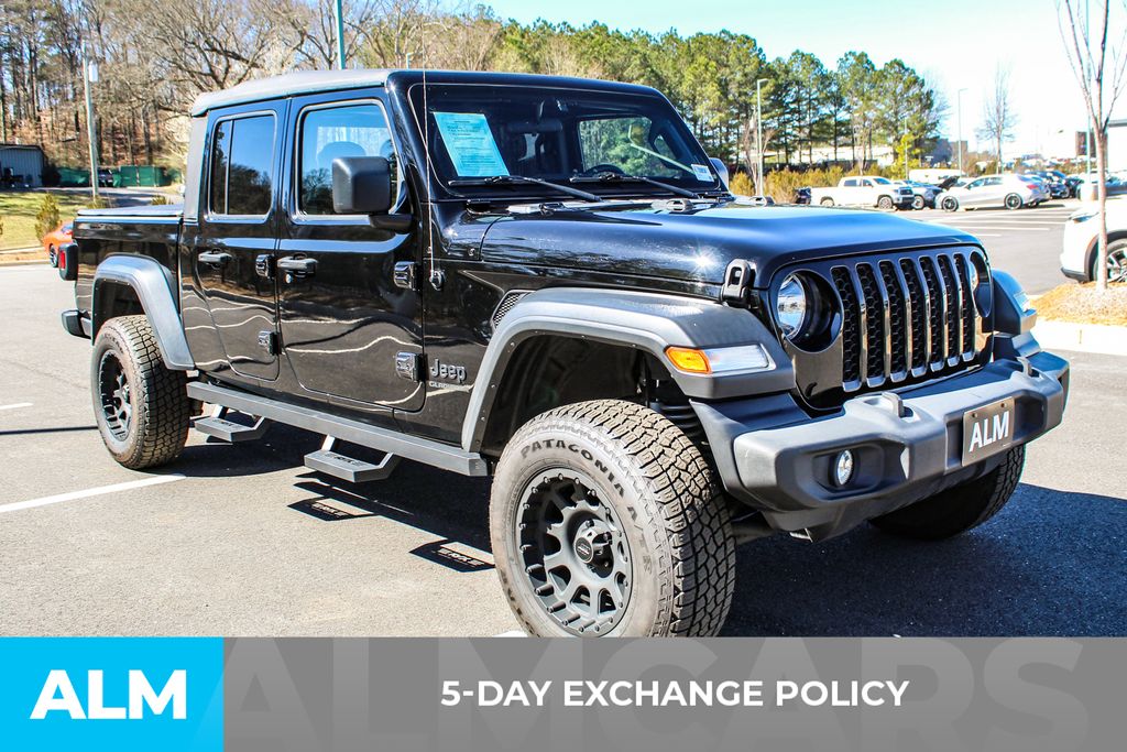 2022 Jeep Gladiator Sport photo 3