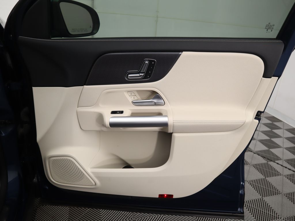 Thumbnail: 2023 Mercedes-Benz GLA - 25