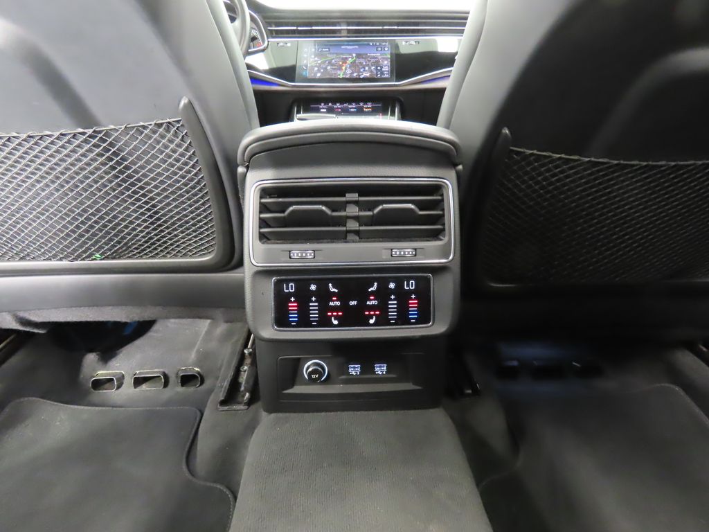 Thumbnail: 2019 Audi Q8 - 30