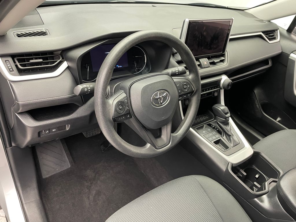 2023 Toyota RAV4 LE 11