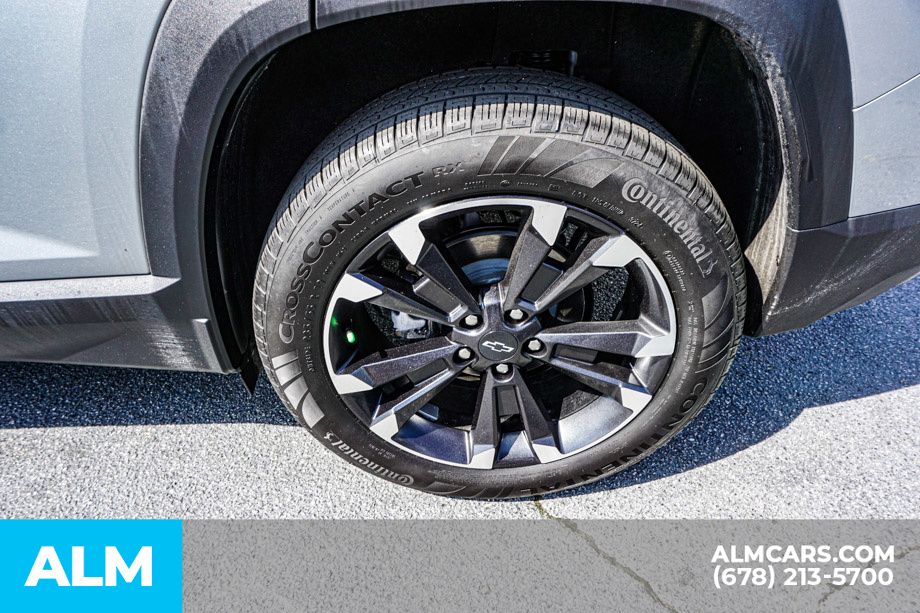 Used 2025 Gray Chevrolet RS image 18