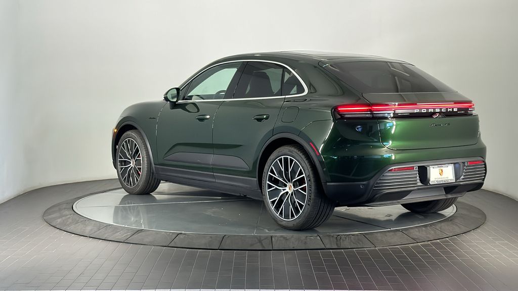 Thumbnail: 2025 Porsche Macan - 3