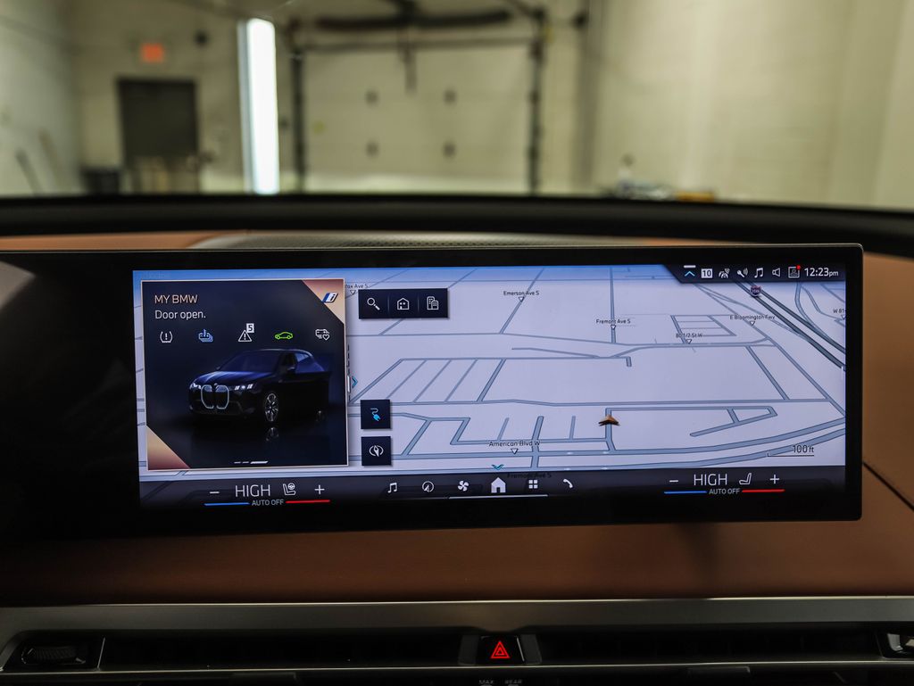 Thumbnail: 2026 BMW iX - 15