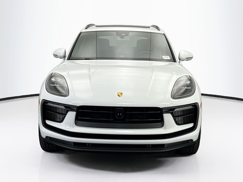 Thumbnail: 2026 Porsche Macan - 10