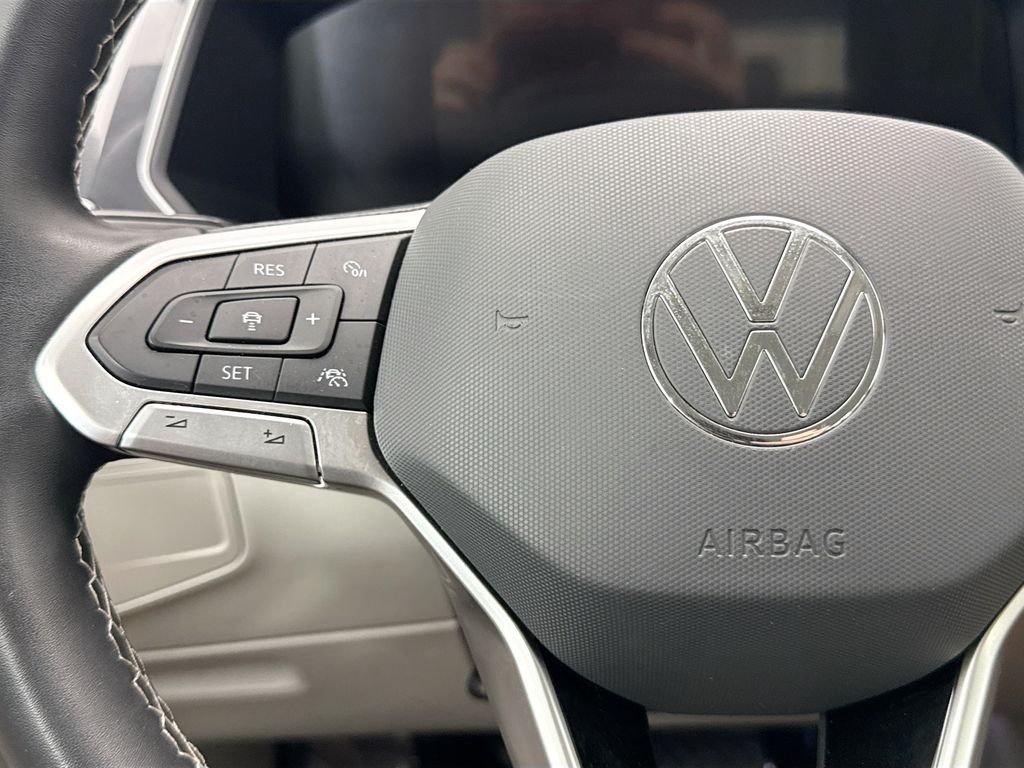 Thumbnail: 2023 Volkswagen Tiguan - 11