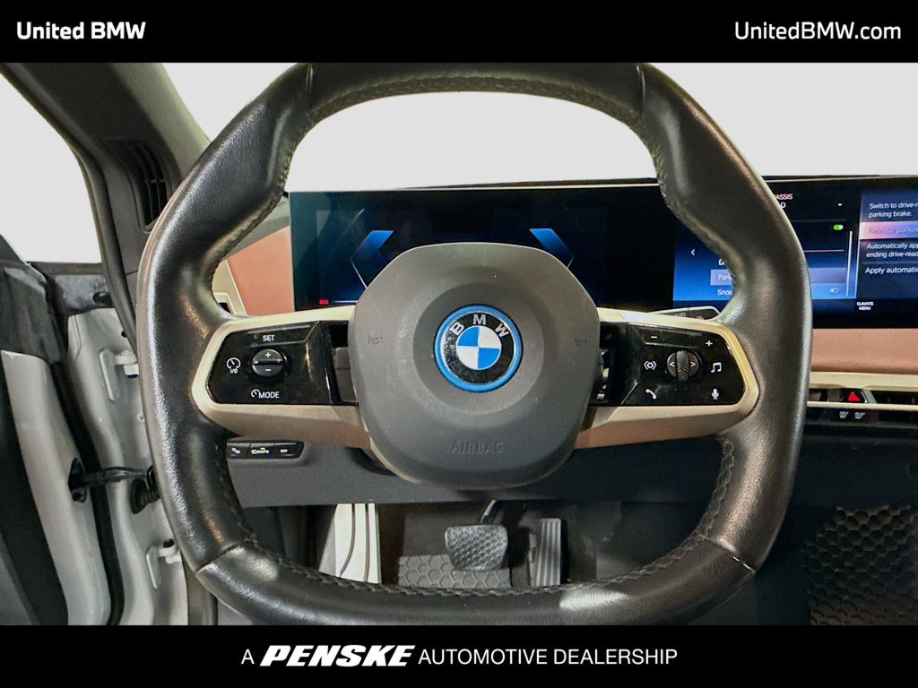 Thumbnail: 2022 BMW iX - 6
