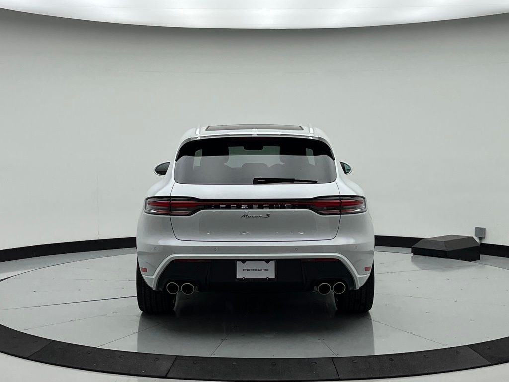 Thumbnail: 2026 Porsche Macan - 10