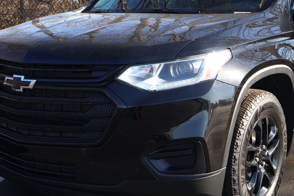 Thumbnail: 2021 Chevrolet Traverse - 3