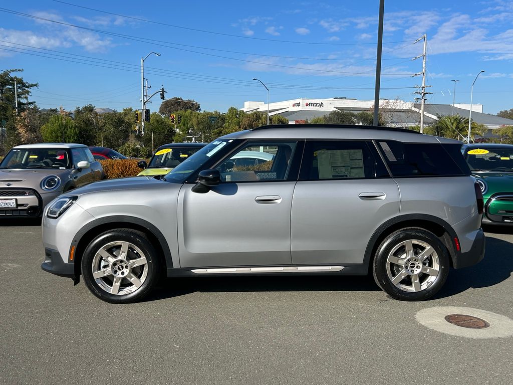 2025 MINI Cooper Countryman Signature 2