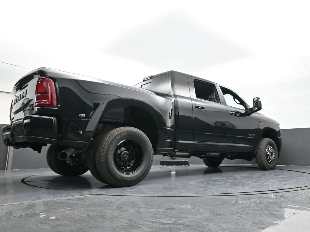 New 2026 Diamond Black Crystal Pearlcoat Ram Laramie image 60