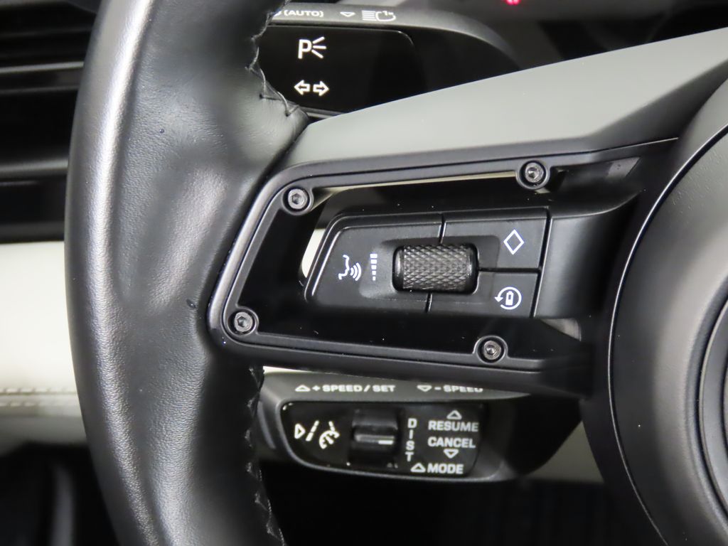 Thumbnail: 2022 Porsche Taycan - 18