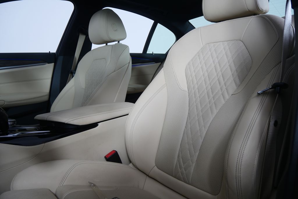 2022 BMW 5 Series 530i 11