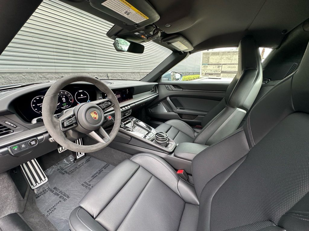 Thumbnail: 2026 Porsche 911 - 4