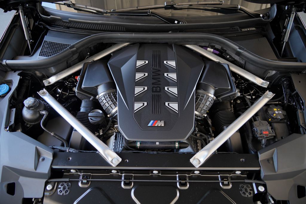 Thumbnail: 2027 BMW X6 - 21