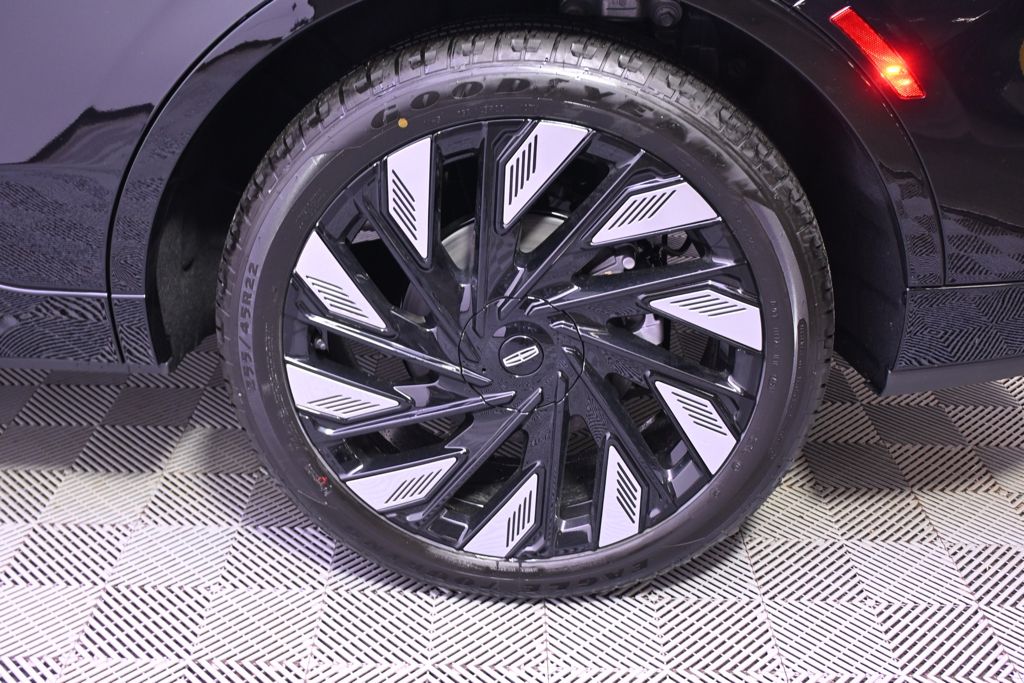 New 2026 Black Lincoln Reserve image 20