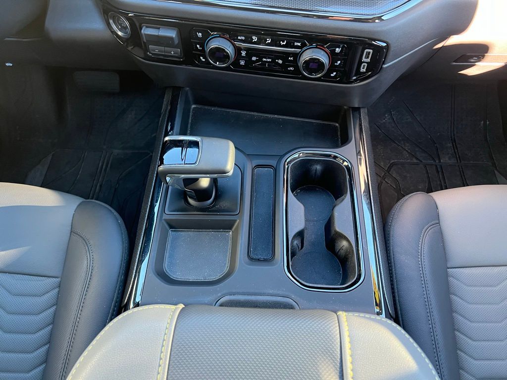 Thumbnail: 2024 Chevrolet Silverado 1500 - 12