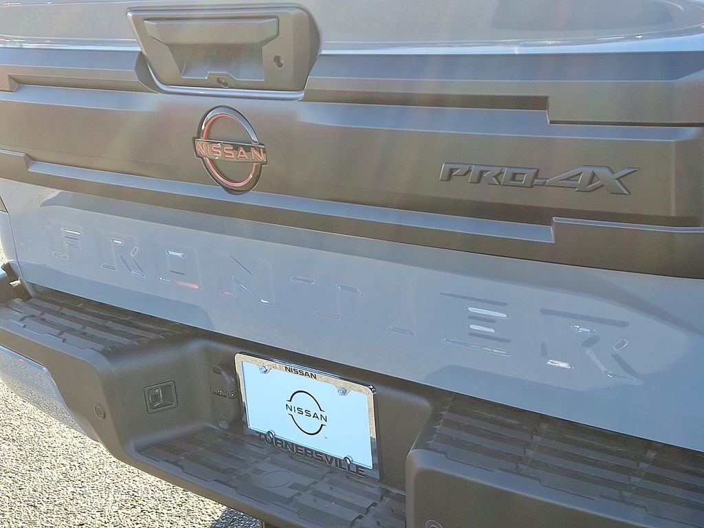 Thumbnail: 2025 Nissan Frontier - 10