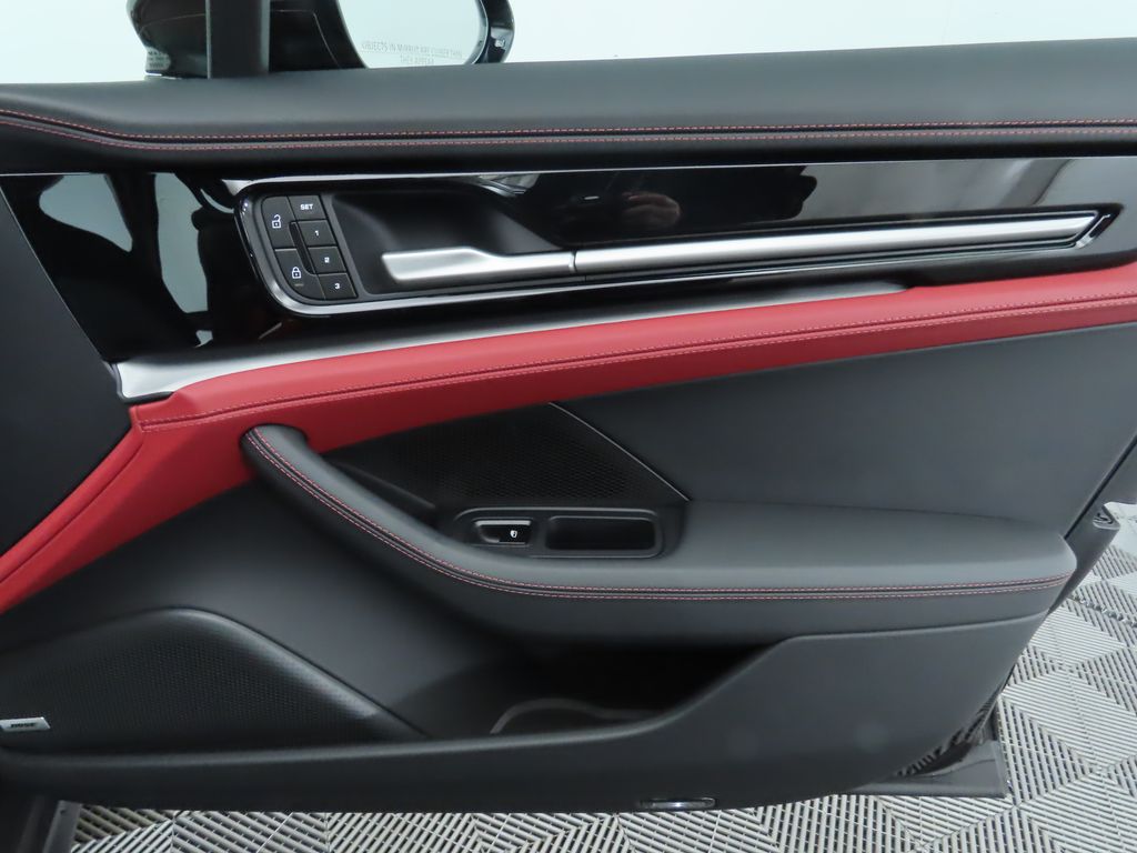 Thumbnail: 2024 Porsche Panamera - 28