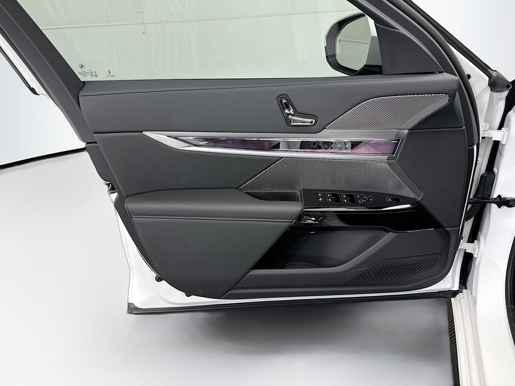 Thumbnail: 2026 BMW i7 - 23