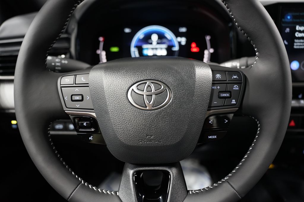 Thumbnail: 2025 Toyota Camry - 12