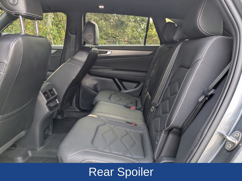 2024 Volkswagen Atlas Cross Sport 2.0T SE w/Technology