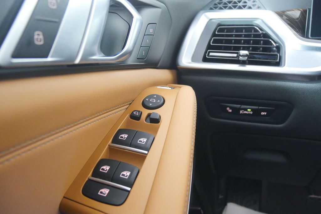 Thumbnail: 2026 BMW X5 - 21