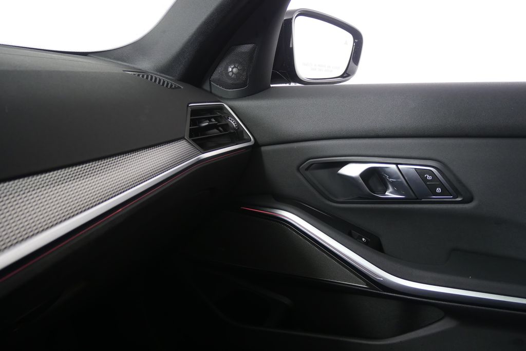Thumbnail: 2020 BMW 3 Series - 27