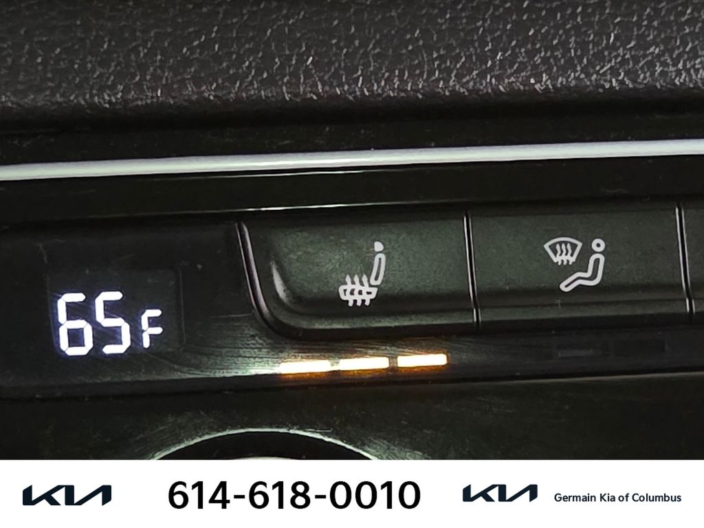 Used 2018  Volkswagen SEL image 28
