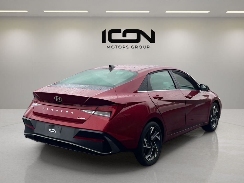 Used 2025 Hyundai Elantra Sedan