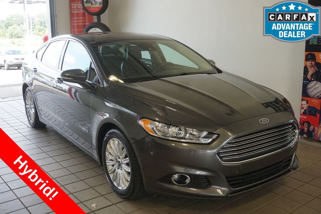  2016 Ford Fusion Hybrid SE FWD   