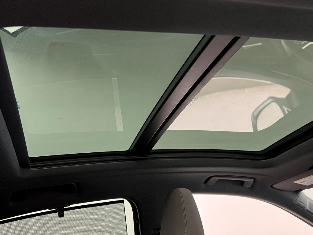 Thumbnail: 2025 Audi Q5 - 20