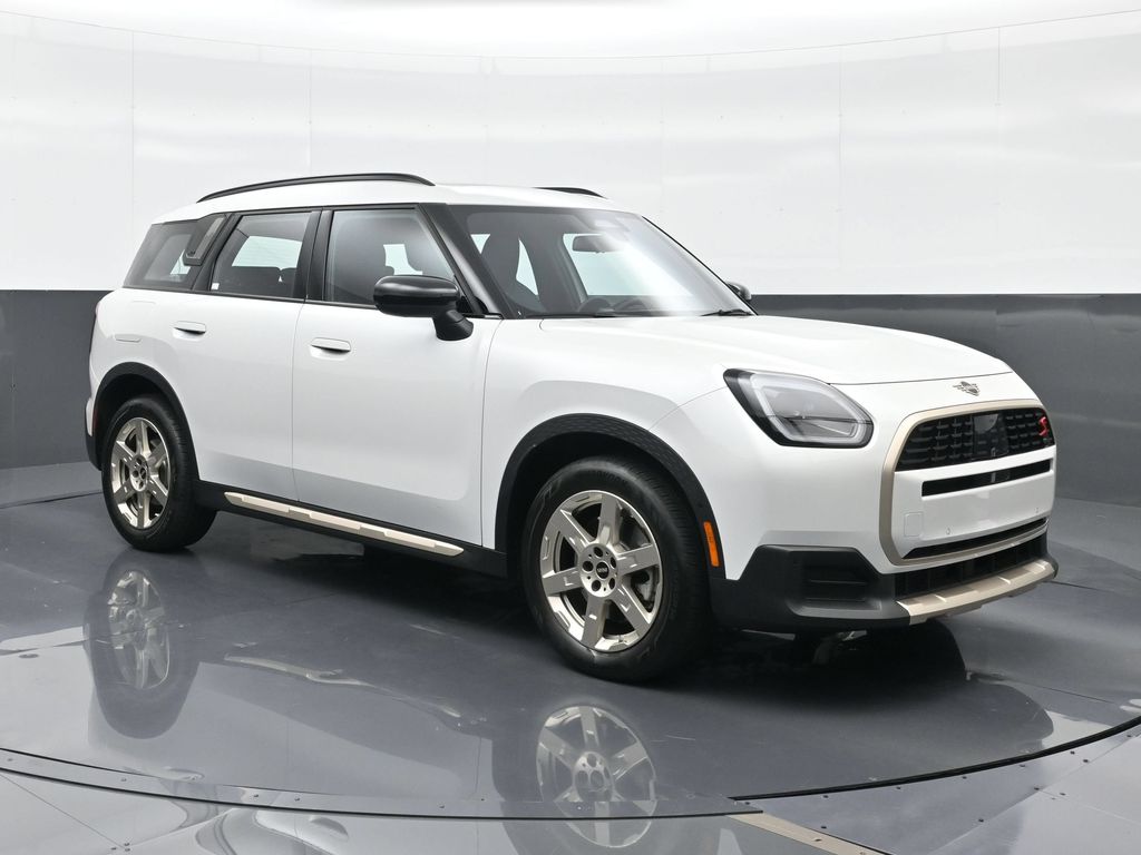 Certified Used 2025 White MINI Signature Plus image 13