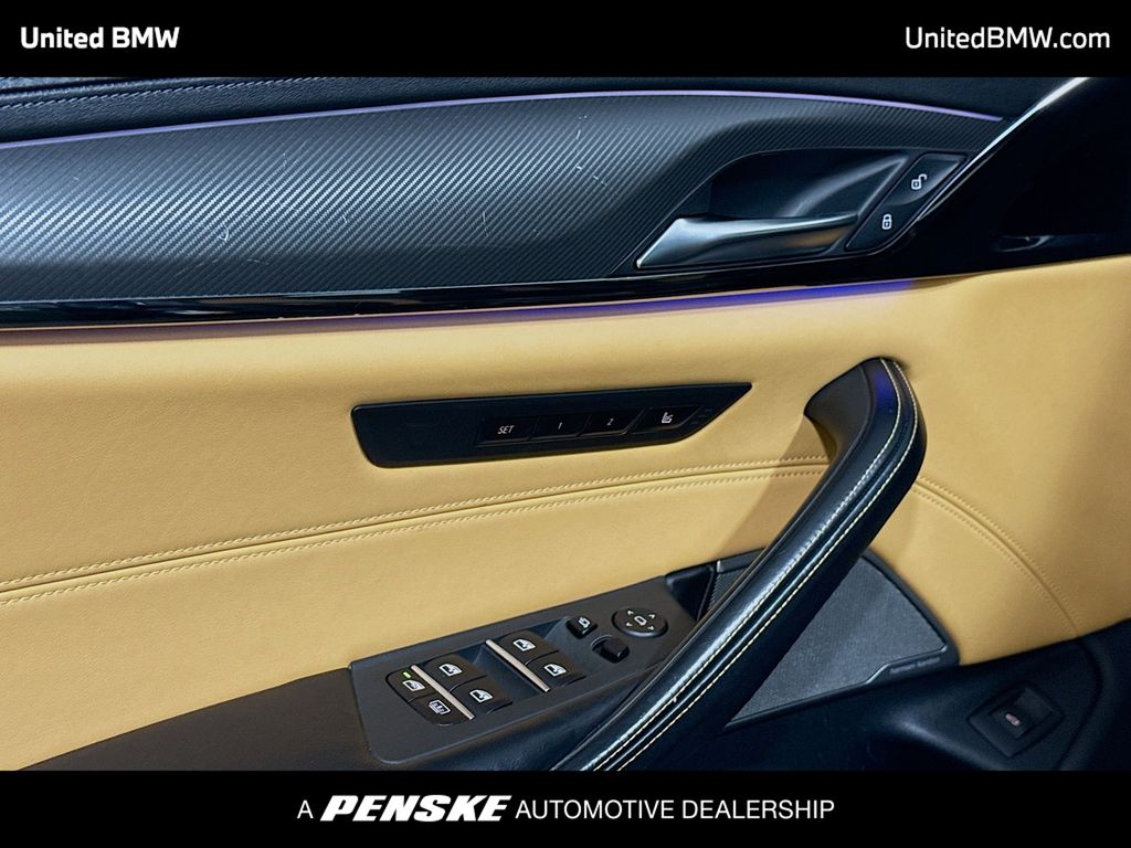 Thumbnail: 2022 BMW M5 - 3