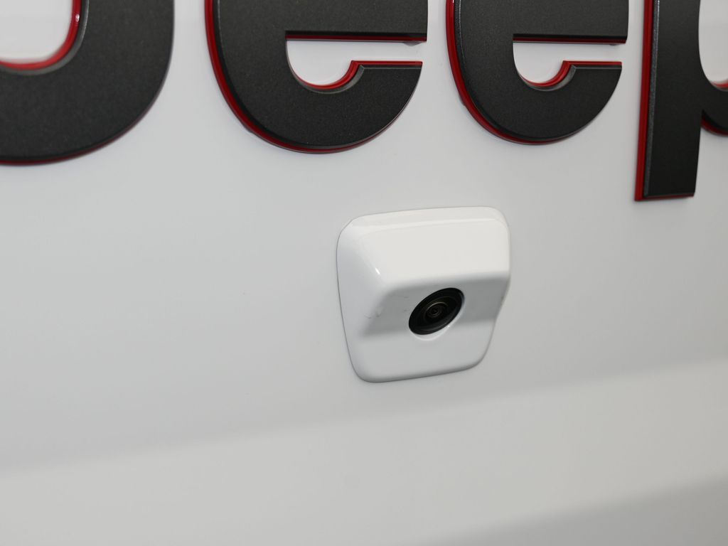 New 2026 Bright White Clearcoat Jeep Rubicon image 32