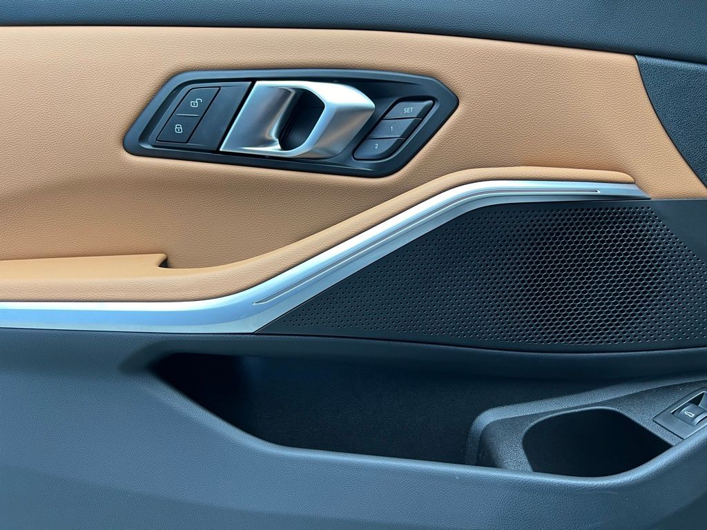 Thumbnail: 2025 BMW 3 Series - 21