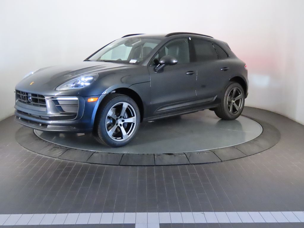 Thumbnail: 2026 Porsche Macan - 1