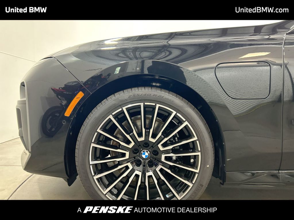 Thumbnail: 2026 BMW 7 Series - 10