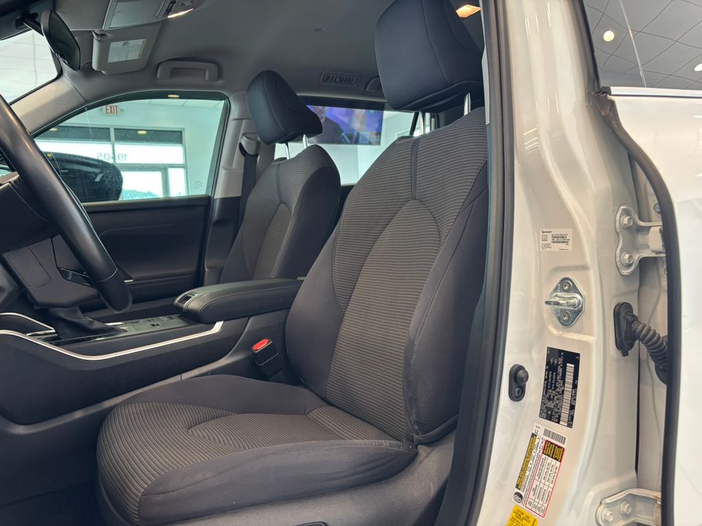 2021 Toyota Highlander Hybrid LE