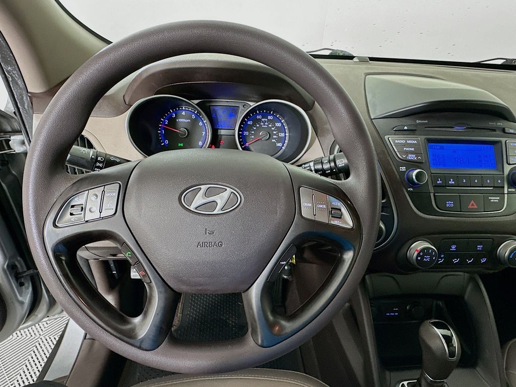 Thumbnail: 2015 Hyundai Tucson - 11